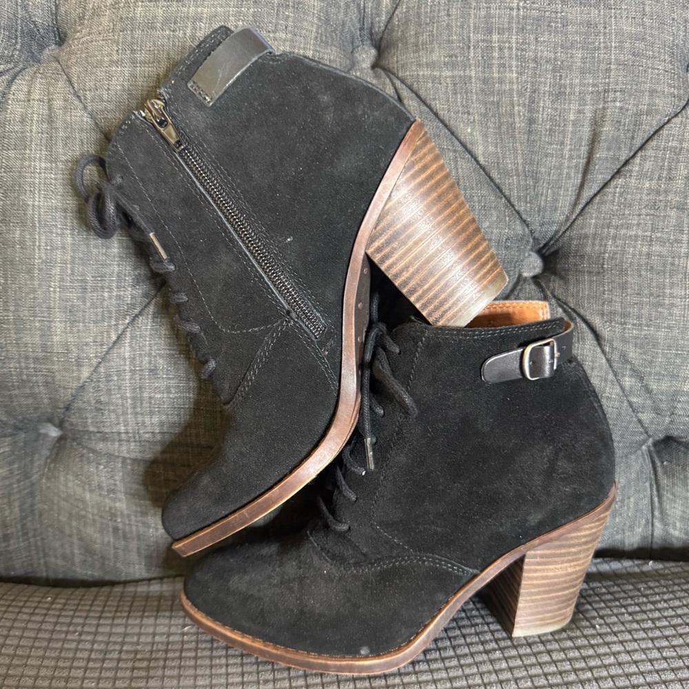 Lucky Brand Black Suede heeled Ankle Booties women’s 6